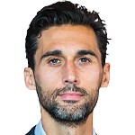  联赛冠军归属未定；巴萨稍占上风；皇马防守渐入佳境。 体育新闻 联赛冠军归属未定；巴萨稍占上风；皇马防守渐入佳境。 体育新闻