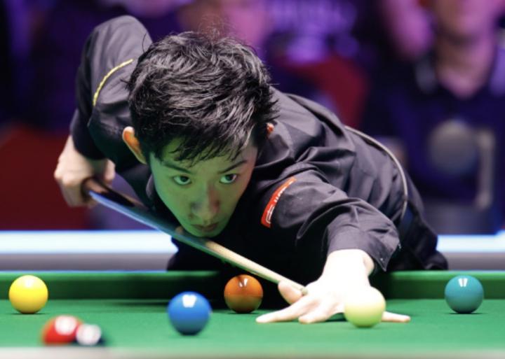  吴宜泽4-6不敌霍金斯，无缘斯诺克威尔士公开赛决赛 新闻