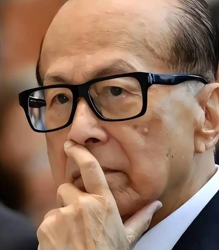  香港商界传奇，四大家族格局悄然生变；郑氏新世界面临严峻考验，黑石注资之路坎坷。 股票财经 香港商界传奇，四大家族格局悄然生变；郑氏新世界面临严峻考验，黑石注资之路坎坷。 股票财经 香港商界传奇，四大家族格局悄然生变；郑氏新世界面临严峻考验，黑石注资之路坎坷。 股票财经 香港商界传奇，四大家族格局悄然生变；郑氏新世界面临严峻考验，黑石注资之路坎坷。 股票财经