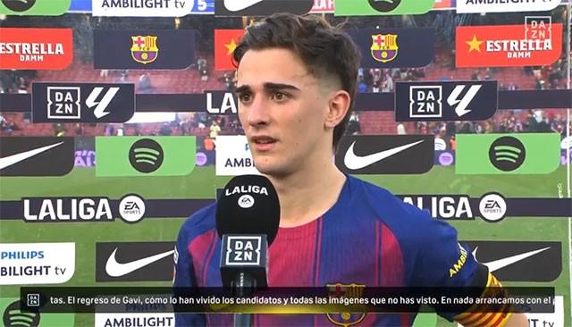  巴萨年轻中场加维艰难回归；主帅弗里克全程温暖守护；球队士气因此显著提升。 体育新闻 巴萨年轻中场加维艰难回归；主帅弗里克全程温暖守护；球队士气因此显著提升。 体育新闻