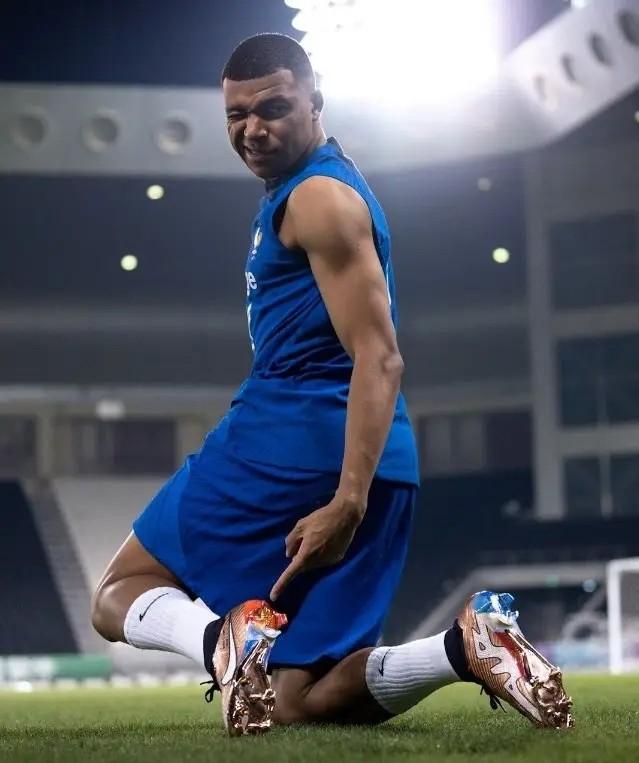  认知失调：顶级球星品牌博弈的心理困局与价值重构 体育新闻 认知失调：顶级球星品牌博弈的心理困局与价值重构 体育新闻 认知失调：顶级球星品牌博弈的心理困局与价值重构 体育新闻