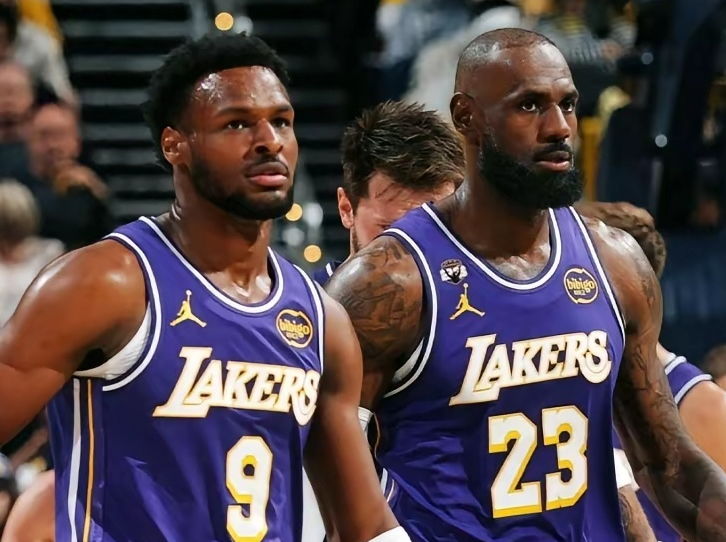  【深度拆解】火箭八连胜背后的战术逻辑与西部格局博弈 体育新闻